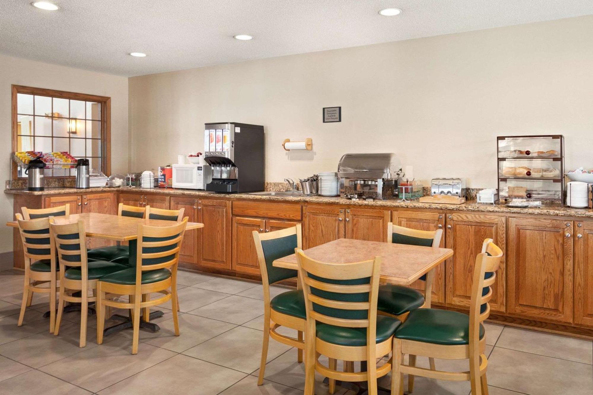 Country Inn & Suites By Radisson, Fort Dodge, Ia Luaran gambar